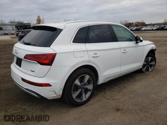 2024 Audi Q5 Komfort with VIN WA1AAAFY3R2124179, listed as a Copart auction lot 72621264 with 1,372 mi miles and Salvage Title. Bid and sale history available at carsss.com. Image 3.