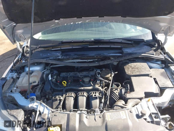 2014 Ford Focus Titanium with VIN 1FADP3J28EL354505, listed as a IAAI auction lot 42025966 with 104,868 mi miles. Bid and sale history available at carsss.com. Image 10.