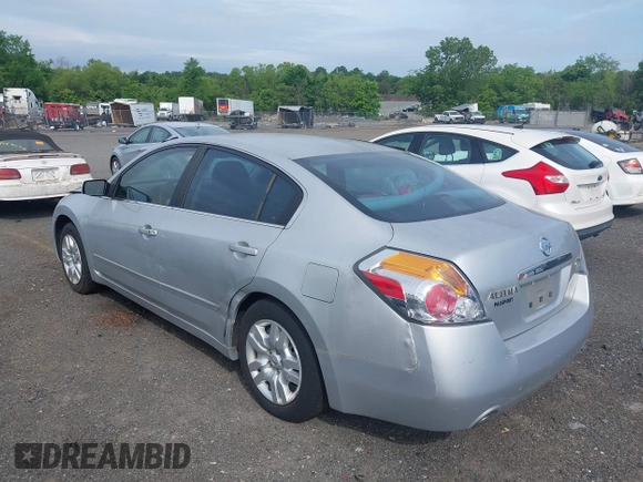 2009 Nissan Altima S z VIN 1N4AL21E59N478888, wystawiony jako IAAI lot #42250588 z przebiegiem 133 912 mil mil oraz . Historia ofert i sprzedaży dostępna na DreamBid. Obrazek 3.