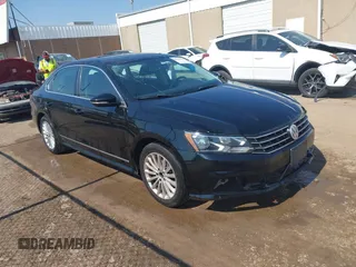 2016 Volkswagen Passat SE z VIN 1VWBT7A39GC033702, wystawiony jako IAAI lot #40547421 z przebiegiem 122 206 mil mil oraz . Historia ofert i sprzedaży dostępna na DreamBid. Obrazek 1.