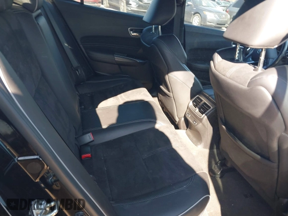2018 Acura TLX w/Advance Pkg with VIN 19UUB3F85JA801000, listed as a IAAI auction lot 41665274 with 81,627 mi miles. Bid and sale history available at carsss.com. Image 8.