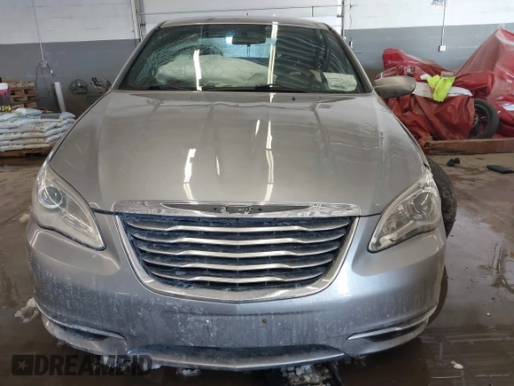 2013 Chrysler 200 Touring with VIN 1C3CCBBB5DN602677, listed as a IAAI auction lot 41644651 with 183,556 mi miles. Bid and sale history available at carsss.com. Image 13.