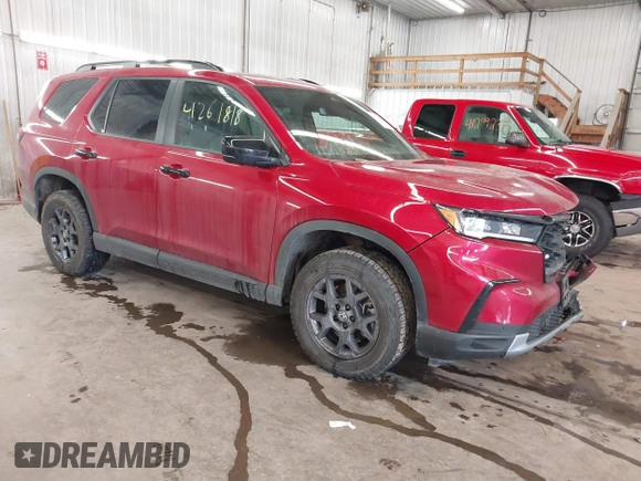 2024 Honda Pilot TrailSport with VIN 5FNYG1H62RB015787, listed as a IAAI auction lot 41261818 with 39,324 mi miles. Bid and sale history available at carsss.com. Image 1.