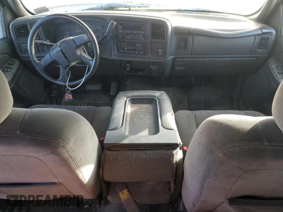 2004 GMC Sierra 1500 SLT z VIN 2GTEK19T341363891, wystawiony jako Copart lot #54883845 z przebiegiem Nie podano mil oraz Nie do naprawy • Non repairable. Historia ofert i sprzedaży dostępna na DreamBid. Obrazek 8.
