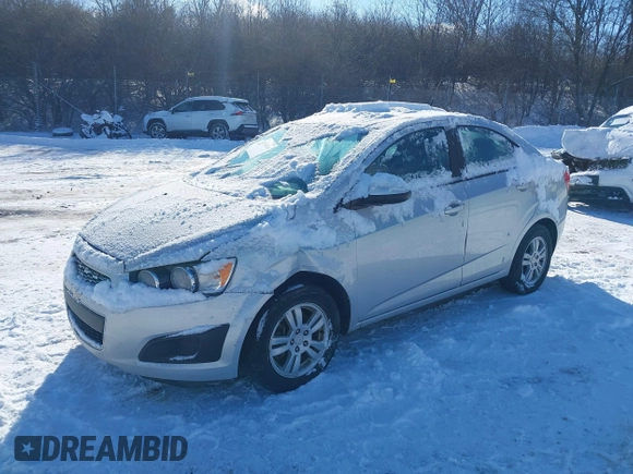 2012 Chevrolet Sonic LS z VIN 1G1JA5SH3C4149011, wystawiony jako IAAI lot #41380769 z przebiegiem 167 843 mil mil oraz . Historia ofert i sprzedaży dostępna na DreamBid. Obrazek 2.