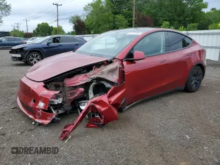 2024 Tesla Model Y Long Range with VIN 7SAYGDEE6RF128495, listed as a Copart auction lot 61127095 with Not provided miles and Salvage title. Bid and sale history available at DreamBid. Image 1.