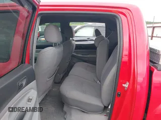 2006 Toyota Tacoma z VIN 3TMLU42N76M006045, wystawiony jako IAAI lot #42225263 z przebiegiem 161 068 mil mil oraz . Historia ofert i sprzedaży dostępna na DreamBid. Obrazek 8.