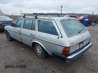 1983 Mercedes-Benz 300 with VIN WDBAB93A2DN017607, listed as a IAAI auction lot 42000777 with 198,318 mi miles and . Bid and sale history available at DreamBid. Image 3.