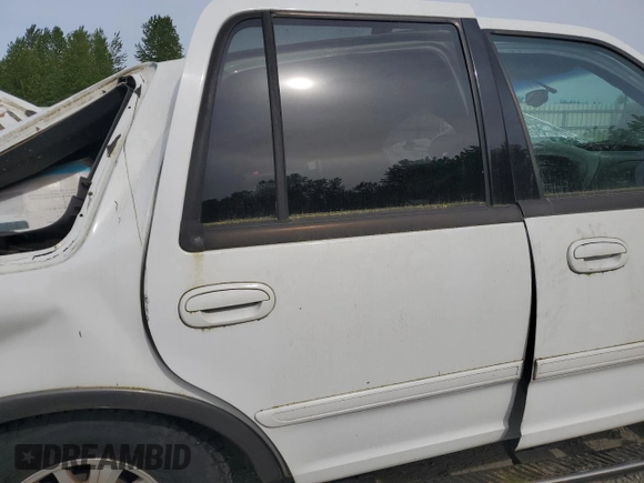 2000 Ford Expedition XLT with VIN 1FMRU166XYLA67790, listed as a Copart auction lot 43822185 with Not Provided miles and Salvage Title. Bid and sale history available at DreamBid. Image 11.