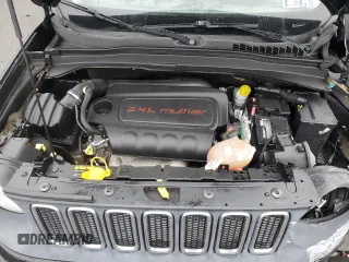 2015 Jeep Renegade Latitude with VIN ZACCJABT6FPC39465, listed as a Copart auction lot 45169835 with 110,209 mi miles and Salvage Title. Bid and sale history available at DreamBid. Image 13.