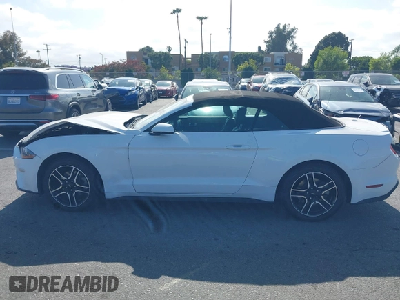 2018 Ford Mustang EcoBoost Premium z VIN 1FATP8UH8J5111364, wystawiony jako IAAI lot #42261261 z przebiegiem 102 703 mil mil oraz . Historia ofert i sprzedaży dostępna na DreamBid. Obrazek 15.