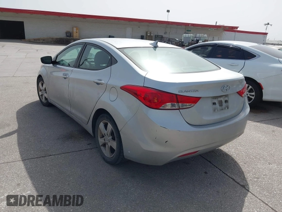2013 Hyundai Elantra GLS z VIN 5NPDH4AE6DH257524, wystawiony jako IAAI lot #41755876 z przebiegiem 198 554 mil mil oraz . Historia ofert i sprzedaży dostępna na DreamBid. Obrazek 3.