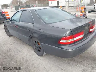 2000 Lexus ES 300 with VIN JT8BF28G6Y5083421, listed as a IAAI auction lot 41627556 with 192,531 mi miles. Bid and sale history available at carsss.com. Image 3.