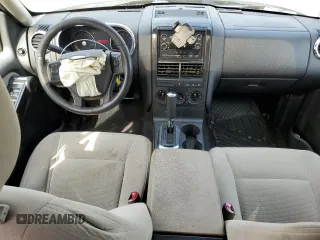 2008 Ford Explorer XLT z VIN 1FMEU73E28UA27744, wystawiony jako Copart lot #56165405 z przebiegiem 119 290 mil mil oraz Szkoda całkowita • Salvage title. Historia ofert i sprzedaży dostępna na DreamBid. Obrazek 8.