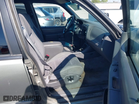 2001 Ford Explorer XLT with VIN 1FMZU73E71ZA54223, listed as a IAAI auction lot 42430186 with 207,658 mi miles and . Bid and sale history available at DreamBid. Image 5.