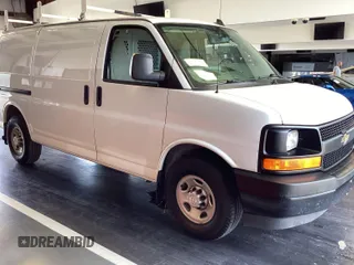 2017 Chevrolet Express Cargo z VIN 1GCWGAFF4H1300511, wystawiony jako IAAI lot #42802223 z przebiegiem 132 303 mil mil oraz . Historia ofert i sprzedaży dostępna na DreamBid. Obrazek 24.