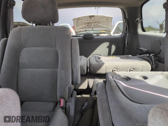 2004 Kia Sedona LX with VIN KNDUP131046534898, listed as a Copart auction lot 75387904 with 0 mi miles and Non Repairable. Bid and sale history available at carsss.com. Image 10.
