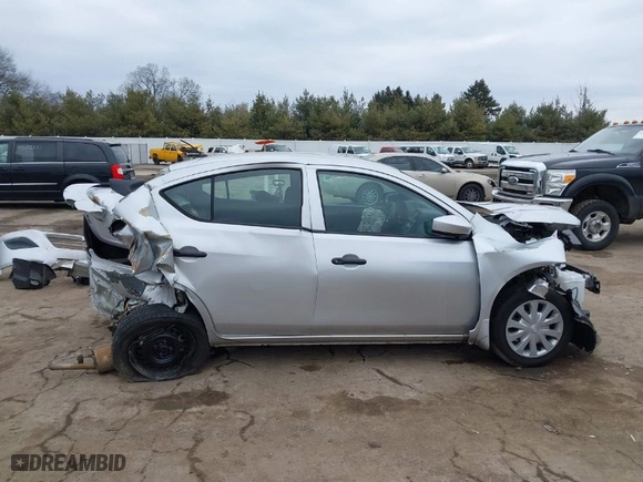 2017 Nissan Versa Sedan SV with VIN 3N1CN7APXHL891130, listed as a IAAI auction lot 41686172 with 119,128 mi miles. Bid and sale history available at carsss.com. Image 14.