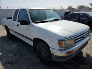 1997 Toyota T100 DX z VIN JT4TN12D0V0038324, wystawiony jako Copart lot #72609844 z przebiegiem 233 254 mil mil oraz Tytuł czysty. Historia ofert i sprzedaży dostępna na DreamBid. Obrazek 4.
