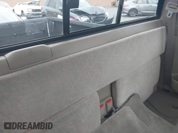 2001 Toyota Tacoma z VIN 5TEWN72N11Z820568, wystawiony jako IAAI lot #41820146 z przebiegiem 188 430 mil mil oraz . Historia ofert i sprzedaży dostępna na DreamBid. Obrazek 8.