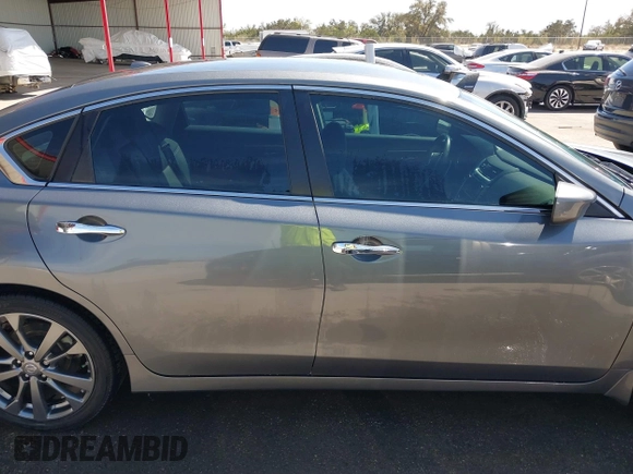 2018 Nissan Altima 2.5 SR with VIN 1N4AL3AP7JC475451, listed as a IAAI auction lot 41814760 with 38,440 mi miles. Bid and sale history available at carsss.com. Image 13.