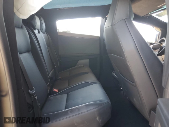 2024 Tesla Cybertruck Cyberbeast z VIN 7G2CEHEE0RA030822, wystawiony jako Copart lot #57177875 z przebiegiem 14 625 mil mil oraz Szkody całkowita. Historia ofert i sprzedaży dostępna na DreamBid. Obrazek 10.