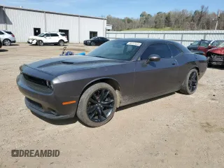 2017 Dodge Challenger SXT Plus z VIN 2C3CDZAG5HH608514, wystawiony jako Copart lot #50757635 z przebiegiem 76 364 mil mil oraz Szkoda całkowita • Salvage title. Historia ofert i sprzedaży dostępna na DreamBid. Obrazek 1.
