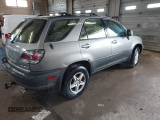 2002 Lexus RX 300 with VIN JTJHF10U720289890, listed as a IAAI auction lot 41898185 with 261,514 mi miles. Bid and sale history available at carsss.com. Image 4.
