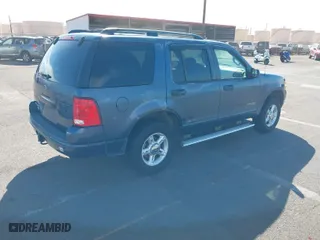 2004 Ford Explorer XLT with VIN 1FMDU73K74ZB43293, listed as a IAAI auction lot 41021943 with 198,737 mi miles. Bid and sale history available at carsss.com. Image 4.