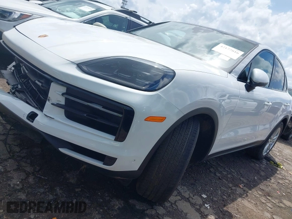 2024 Porsche Cayenne с VIN WP1BA2AY2RDA50635, выставлен на аукционе IAAI как лот 42177816 с пробегом 8 070 миль миль и . История ставок и продаж доступна на DreamBid. Изображение 21.