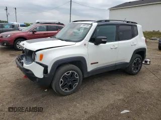 2017 Jeep Renegade Trailhawk z VIN ZACCJBCB7HPE93426, wystawiony jako Copart lot #59861305 z przebiegiem 153 094 mil mil oraz Czysty tytuł • Clean title. Historia ofert i sprzedaży dostępna na DreamBid. Obrazek 1.