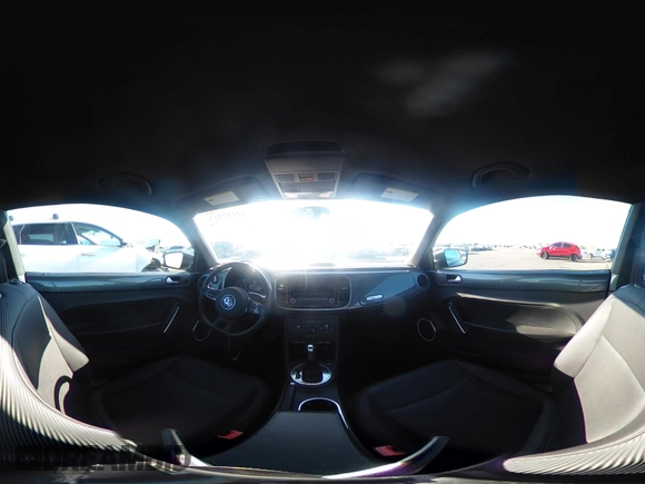 2014 Volkswagen Beetle 1.8T z VIN 3VWJ17AT9EM664866, wystawiony jako IAAI lot #42157223 z przebiegiem 36 381 mil mil oraz . Historia ofert i sprzedaży dostępna na DreamBid. Obrazek 19.