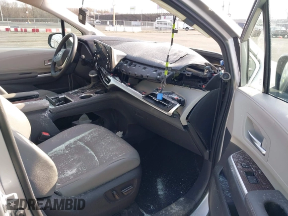2023 Toyota Sienna XLE с VIN 5TDJSKFC5PS106883, выставлен на аукционе IAAI как лот 41792338 с пробегом 16 069 миль миль и . История ставок и продаж доступна на DreamBid. Изображение 5.