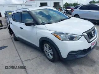 2019 Nissan Kicks SV with VIN 3N1CP5CUXKL518775, listed as a IAAI auction lot 41935426 with 37,822 mi miles. Bid and sale history available at carsss.com. Image 1.