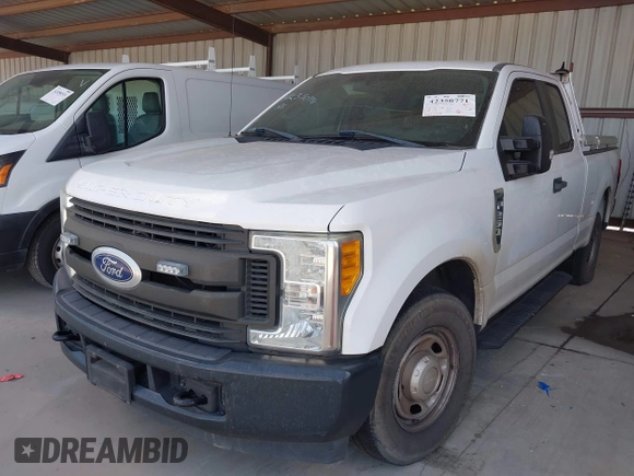 2017 Ford F-250 XLT с VIN 1FT7X2A65HEC33329, выставлен на аукционе IAAI как лот 42350771 с пробегом 153 596 миль миль и . История ставок и продаж доступна на DreamBid. Изображение 17.