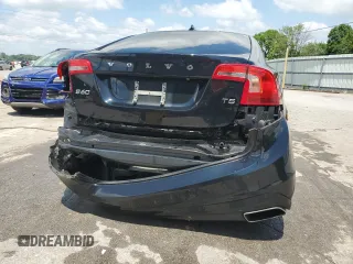 2015 Volvo S60 T5 Drive-E Platinum z VIN YV140MFD4F1314783, wystawiony jako Copart lot #55292105 z przebiegiem 129 818 mil mil oraz Szkoda całkowita • Salvage title. Historia ofert i sprzedaży dostępna na DreamBid. Obrazek 6.