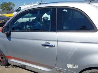 2014 FIAT 500e z VIN 3C3CFFGE8ET175918, wystawiony jako IAAI lot #42226000 z przebiegiem 31 656 mil mil oraz . Historia ofert i sprzedaży dostępna na DreamBid. Obrazek 14.