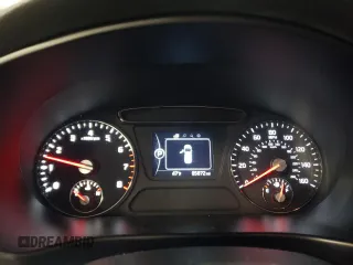 2016 Kia Sorento LX z VIN 5XYPGDA52GG177309, wystawiony jako Copart lot #47786225 z przebiegiem 85 872 mil mil oraz Szkoda całkowita • Salvage title. Historia ofert i sprzedaży dostępna na DreamBid. Obrazek 9.