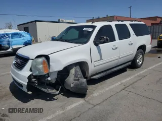 2014 GMC Yukon XL SLT z VIN 1GKS2KE79ER213850, wystawiony jako Copart lot #52450905 z przebiegiem 133 393 mil mil oraz Szkoda całkowita • Salvage title. Historia ofert i sprzedaży dostępna na DreamBid. Obrazek 1.