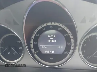 2011 Mercedes-Benz C 300 Sport z VIN WDDGF5EB1BA472313, wystawiony jako IAAI lot #42393658 z przebiegiem 161 373 mil mil oraz . Historia ofert i sprzedaży dostępna na DreamBid. Obrazek 7.