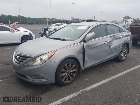 2013 Hyundai Sonata Limited with VIN 5NPEC4AC7DH579641, listed as a IAAI auction lot 40852052 with 208,950 mi miles and . Bid and sale history available at carsss.com. Image 2.