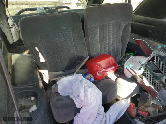 2002 Chevrolet Blazer LS with VIN 1GNCT18W12K108077, listed as a Copart auction lot 87490474 with 130,244 mi miles and Salvage Title. Bid and sale history available at carsss.com. Image 11.