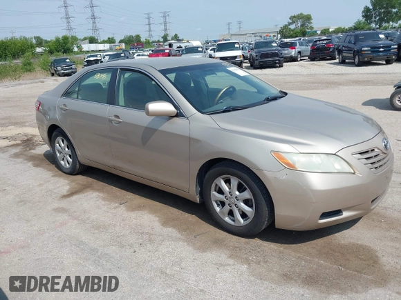 2007 Toyota Camry CE z VIN 4T1BE46K27U523304, wystawiony jako IAAI lot #42415878 z przebiegiem 204 105 mil mil oraz . Historia ofert i sprzedaży dostępna na DreamBid. Obrazek 1.