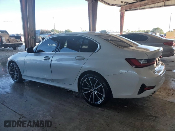 2022 BMW 3 Series 330i with VIN 3MW5R1J08N8C44151, listed as a Copart auction lot 85958404 with 28,213 mi miles and Salvage Title. Bid and sale history available at carsss.com. Image 2.