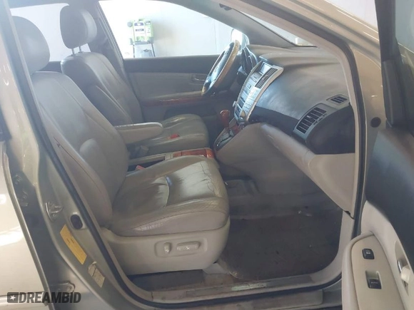 2005 Lexus RX 330 with VIN 2T2HA31U85C050351, listed as a IAAI auction lot 41517285 with 202,827 mi miles. Bid and sale history available at carsss.com. Image 5.