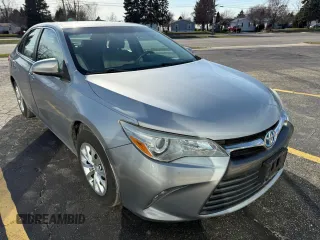 2015 Toyota Camry XLE with VIN 4T4BF1FK3FR447446, listed as a Copart auction lot 55267255 with 207,189 mi miles and Clean Title. Bid and sale history available at carsss.com. Image 1.