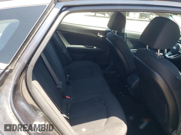 2020 Kia Optima LX z VIN 5XXGT4L38LG384583, wystawiony jako Copart lot #61817765 z przebiegiem 120 968 mil mil oraz Szkoda całkowita • Salvage title. Historia ofert i sprzedaży dostępna na DreamBid. Obrazek 10.