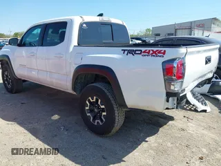 2023 Toyota Tacoma SR z VIN 3TYCZ5AN5PT151681, wystawiony jako IAAI lot #41936577 z przebiegiem 30 056 mil mil oraz . Historia ofert i sprzedaży dostępna na DreamBid. Obrazek 3.