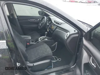 2016 Nissan Rogue SL with VIN 5N1AT2MT1GC850588, listed as a IAAI auction lot 38319626 with 116,748 mi miles. Bid and sale history available at carsss.com. Image 5.