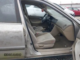 1996 Honda Accord LX with VIN 1HGCD563XTA289338, listed as a IAAI auction lot 41896052 with 221,401 mi miles and . Bid and sale history available at carsss.com. Image 5.